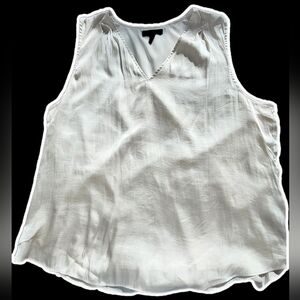 Women's White Sleeveless Top